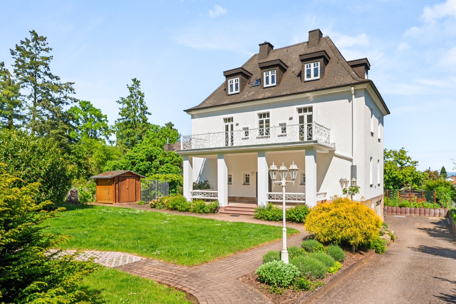 Stilvolles 3-Parteien-Anwesen am Waldrand in Kassel